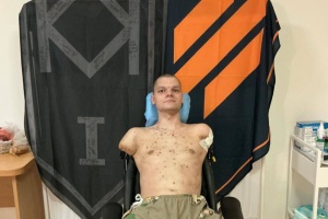 У Києві військовому з ампутаціями відмовили у банківській картці, глава НБУ обіцяє доставити її особисто