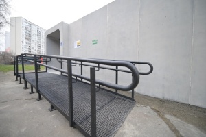 У Києві встановили перше мобільне укриття