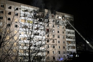 У Запоріжжі визнали тимчасово непридатним для проживання один з підʼїздів будинку, в який влучив КАБ