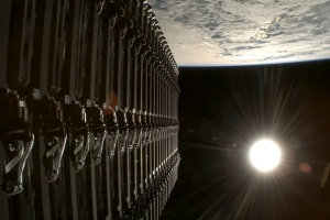 Один із супутників Starlink падає через аварію на орбіті