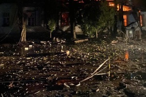 Росіяни обстріляли Новгород-Сіверський: пошкоджені житлові будинки та будівля ДСНС