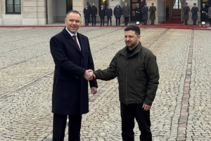 Zełenski przybył na spotkanie z Nawrockim do Warszawy