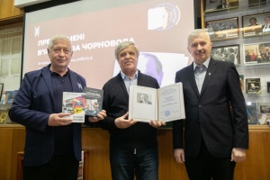 Премію імені Чорновола вручили журналісту Миколі Тимошику