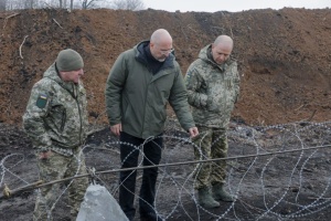 Шмигаль перевірив фортифікації та відвідав командний пункт ППО на Запорізькому напрямку