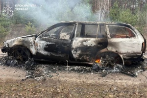 На Харківщині російський дрон атакував автівку, постраждав чоловік