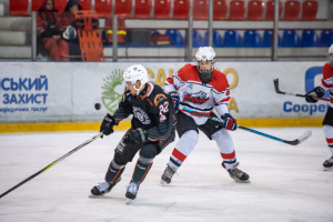 «Кременчук»  переміг «Крижинку», вигравши 10-й матч у чемпіонаті України з хокею