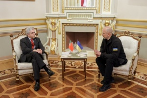 Шмигаль обговорив оборонну співпрацю та посилення ППО з міністром оборони Португалії