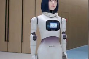 У Китаї представили робота-гуманоїда з реалістичним обличчям