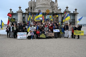 Коляда в Лісабоні: українська громада Португалії провела ходу на підтримку полонених і ЗСУ