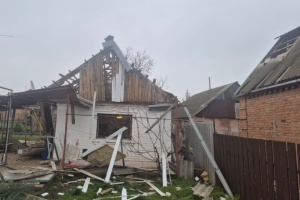 У Нікопольському районі через російські атаки пошкоджені будинки, постраждали троє людей 