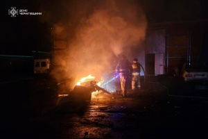 Instalaciones de infraestructura críticas dañadas en dos distritos de la región de Cherníguiv por ataques rusos