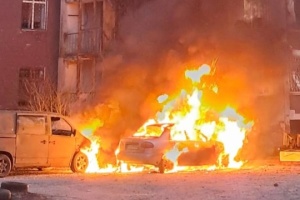 Russian drone crash damages apartment building in Chernihiv