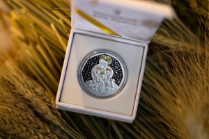 Нацбанк випустив пам'ятну монету «Дух Різдва»