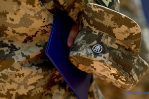 Експосадовець ТЦК з Буковини допоміг уникнути мобілізації 76 особам - прокуратура