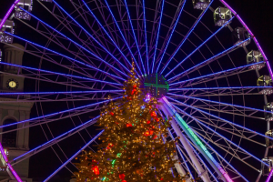 Посадовцям КМДА повідомили про підозри щодо незаконно встановленого Колеса огляду на Подолі