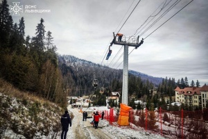 На Львівщині на горі Захар Беркут зупинився крісельний підйомник з 80 людьми