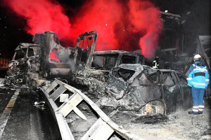 В Японії сталася масштабна ДТП за участю понад 50 авто, є загиблі, десятки поранених