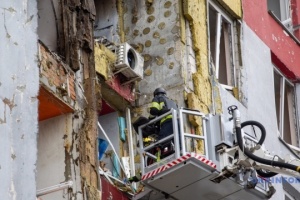 Russian attack leaves more than 10 high-rise buildings damaged in Kyiv, emergency rescue operations ongoing