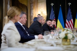 Умєров, Кислиця і Гнатов продовжать роботу в переговорному процесі - Президент