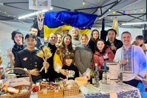 Українські різдвяні традиції представили на благодійному ярмарку в Тайбеї