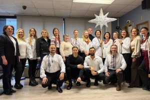 До генконсульства у Барселоні з українськими колядками завітав новостворений хор «Міларо»