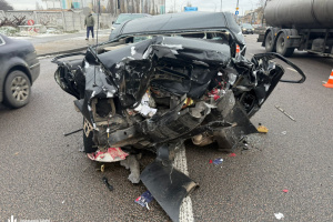 У Києві в ДТП за участю військового загинула жінка, двоє її дітей травмовані