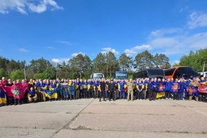 Втрати і здобутки на шляху до миру. «Антикорупційний розворот» України