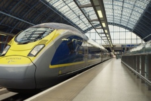 Eurostar заявив про відновлення руху потягів під Ла-Маншем