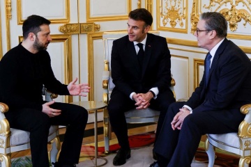 Selenskyj, Macron und Starmer besprechen mit Umerow und Witkoff Ergebnisse des Treffens in Florida