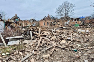 Russian army launches air strike on Orikhiv, woman injured