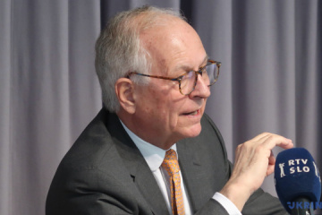 Ischinger: Diplomatic path is possible, but only with pressure on Russia