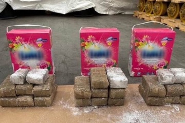 У Нідерландах митники виявили партію гашишу в пральному порошку