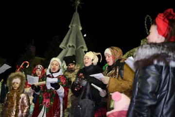 У Харкові на Різдво колядували на вулицях та в метро