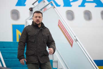Zelensky arrives in Canada