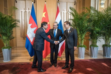 Китай провів зустріч глав МЗС Таїланду та Камбоджі - Ван Ї розповів, про що домовилися