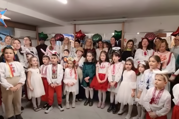 В Анкарі діти долучилися до флешмобу «Коляда для захисника»