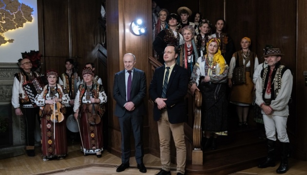 У Відні відбувся передріздвяний захід із демонстрацією автентичних українських строїв