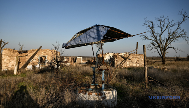 Russian strikes leave two killed and five wounded in one day in Kherson region