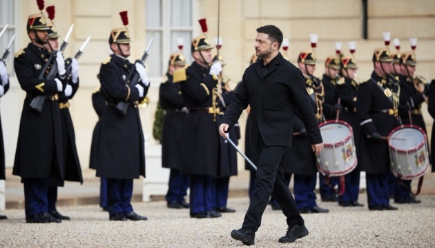 Зеленський прибув на зустріч з Макроном