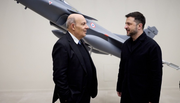Зеленський у Франції зустрівся з керівництвом французької авіакосмічної компанії Dassault Aviation