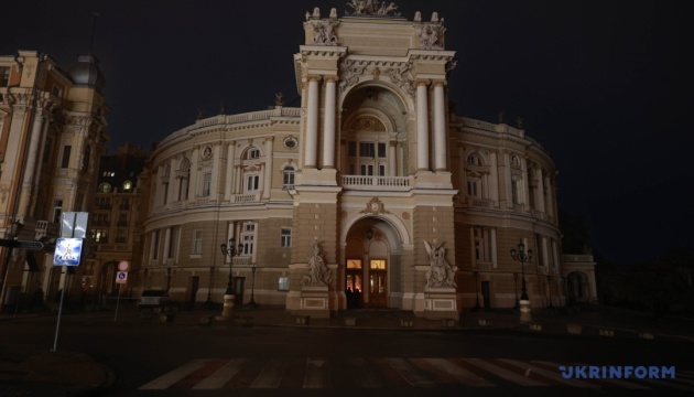 630_360_1764666993-369