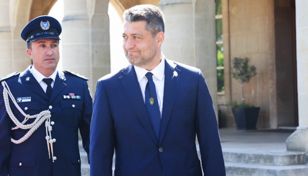 Цілі грецькі села з-під Маріуполя переїхали на Кіпр - посол України