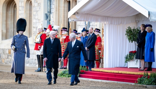 Президент Німеччини вперше за 27 років відвідує Британію з державним візитом