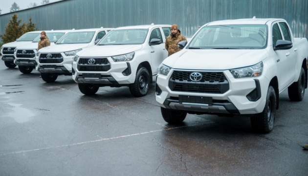 Вінниця відправила на фронт п’ять автівок та 300 FPV-дронів