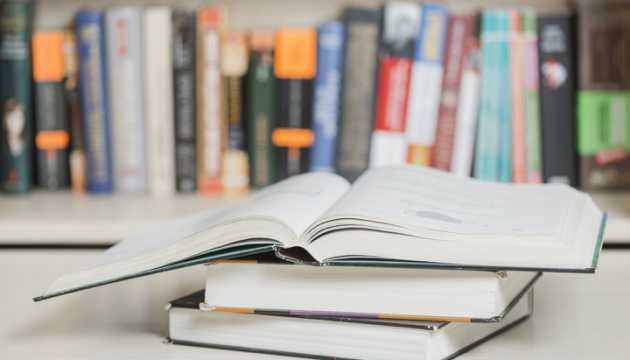 10 найкращих історій, що дарують диво: дитячі книжкові дарунки до Різдва