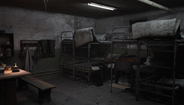 У Гаазі через віртуальні окуляри показали камеру, де росіяни незаконно утримують українців