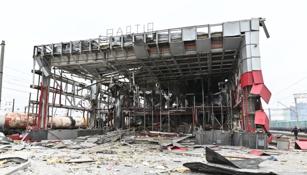 Russland startet innerhalb von einer Woche über 1.600 Drohnen, rund 1.200 Gleitbomben und rund 70 Raketen auf Ukraine – Selenskyj