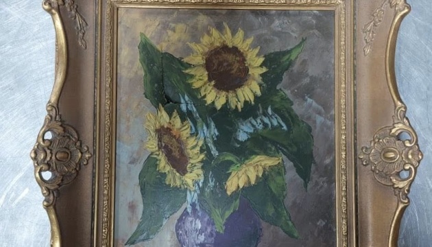  На Вінниччині митники викрили іноземця, який хотів вивезти цінні картини за кордон