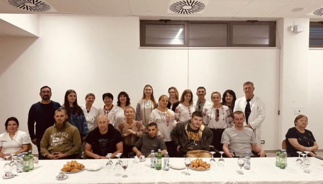 Дружина посла України в Хорватії відвідала українських воїнів на лікуванні