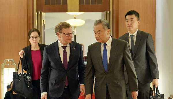 German FM urges China to support efforts to end war in Ukraine